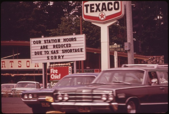 Image of gas station reporting gas shortage.